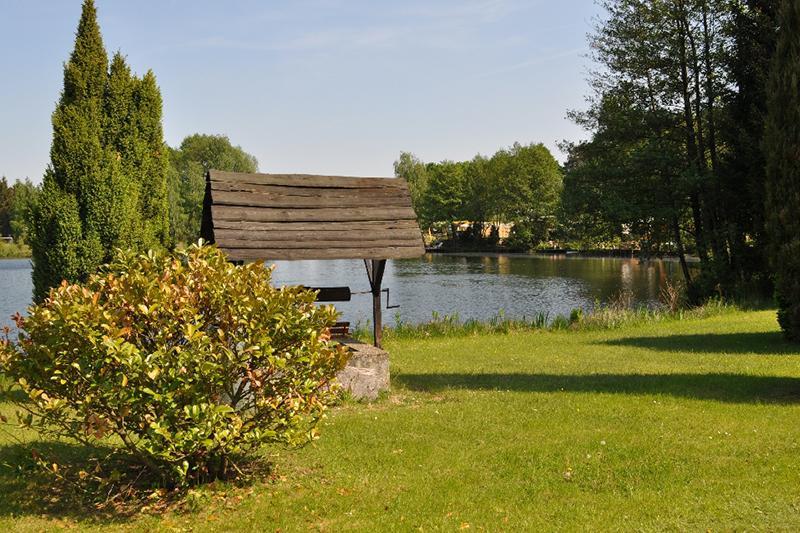 Ferienpark Tannenbruchsee Aparthotel Neustadt am Rubenberge Exterior photo